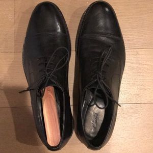 Black men’s dress shoes